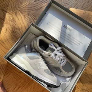 BRAND NEW New Balance 990 running shoes